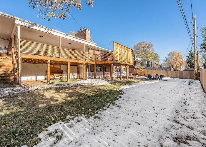 Large Group House Near Red Rocks